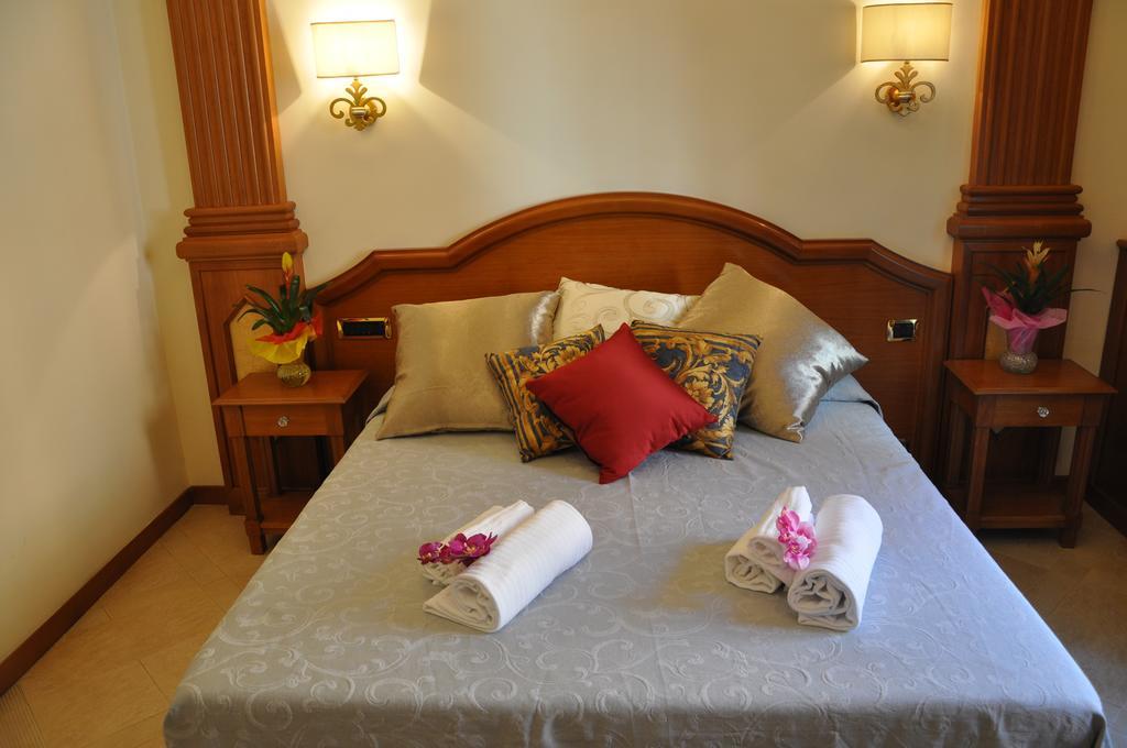Apartament Rome Imperial Crown Pokój zdjęcie